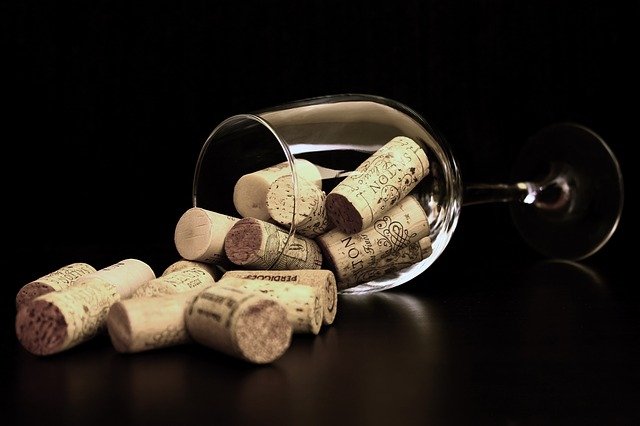 Corks vs. Screw Caps: What’s Best for Wine Storage?