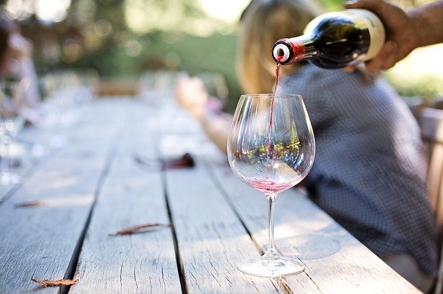 9-wines-to-drink-in-summer